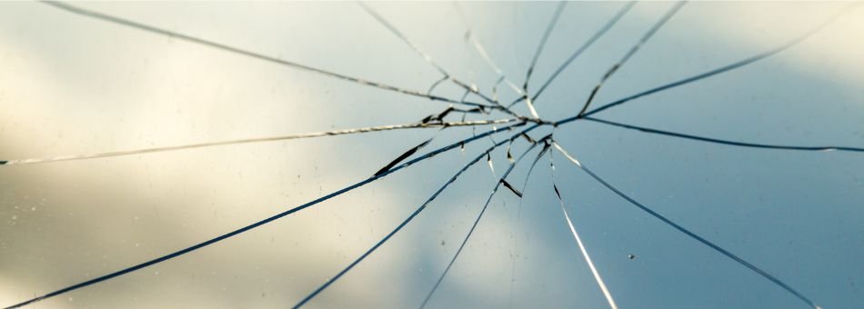 Cómo reparar un vidrio roto sin que se note